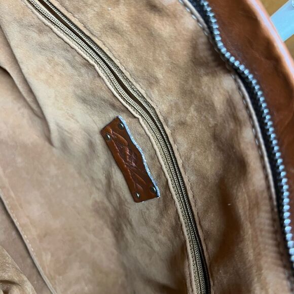 EUC Patricia Nash Carducci Pocket Tote
Heritage Tan Brown - Picture 9 of 12